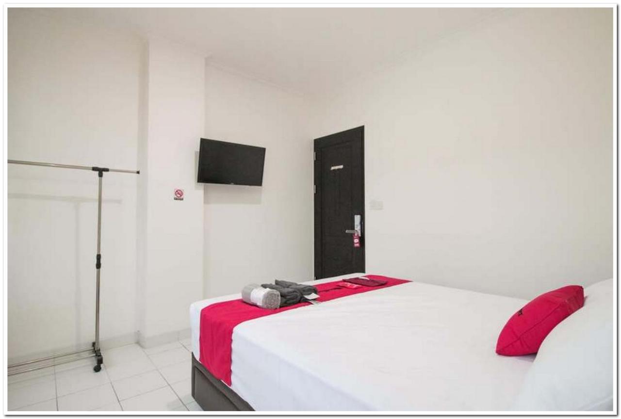Reddoorz @ Ruko Itc Roxy Mas Hotel Джакарта Екстериор снимка